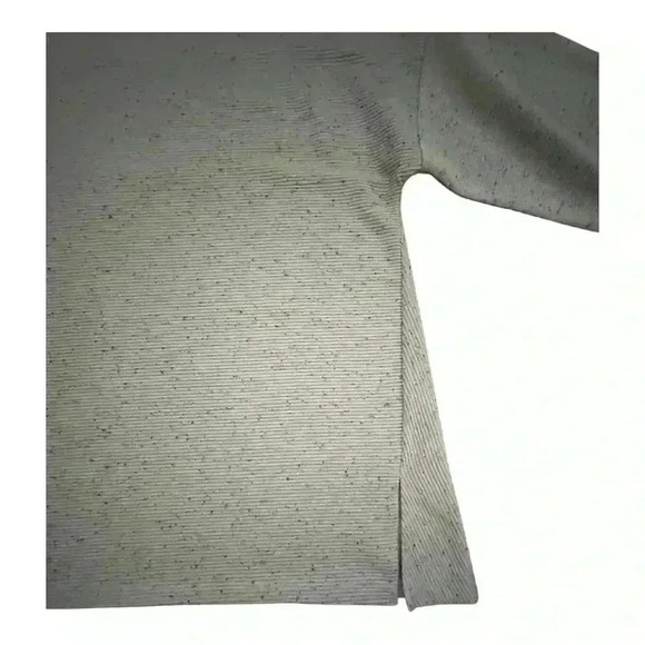 DG2 Diane Gilman Gray Speckled Turtleneck Sweater - Size M - Picture 2 of 8